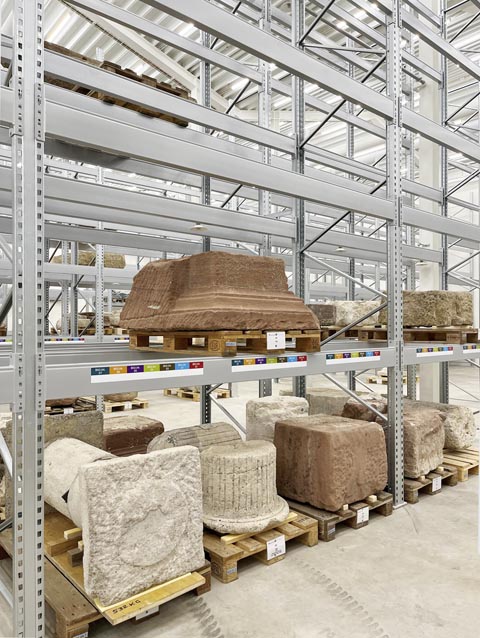 Etwa zwei Millionen Artefakte können im neuen Sammlungszentrum gelagert werden. Foto: zVg