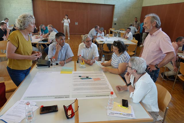 Die Arbeit in Gruppen war ein Bestandteil der Fricktalkonferenz in Möhlin. Foto: Peter Schütz