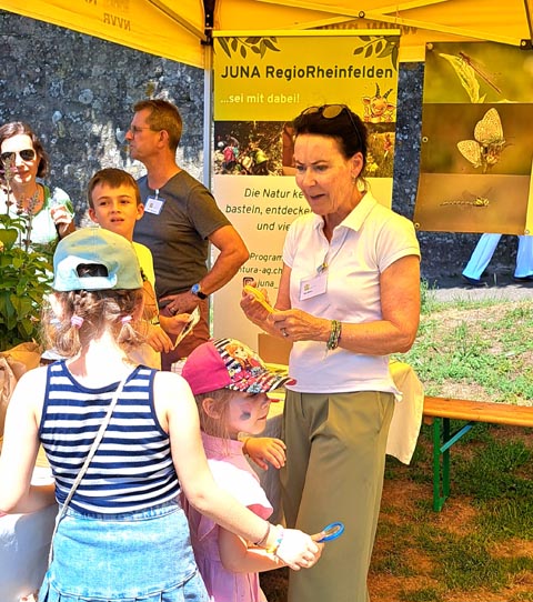 Die Standaktion von NVR und JUNA am Jugendfest stiess auf grosses Interesse. Foto: zVg