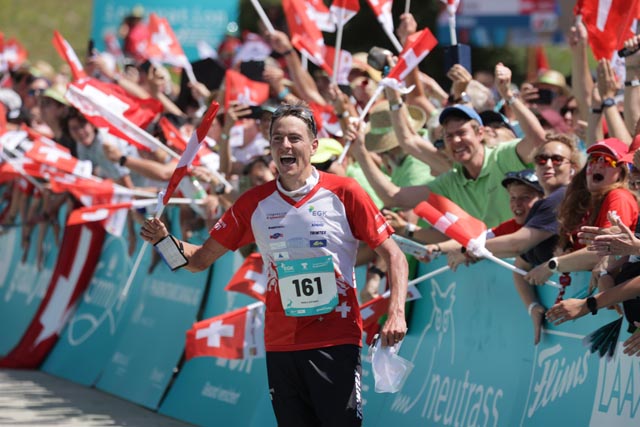 Matthias Kyburz bei seinem Zieleinlauf über die Mitteldistanz. Foto: zVg