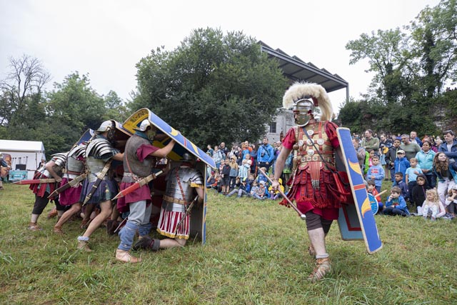  Militärübungen der Legionäre.  Foto: © Augusta Raurica