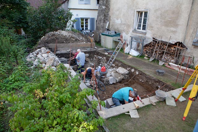 Gemeinsam fürs Kulturerbe im Einsatz: Die Freiwilligen erlernen das Grabungshandwerk und engagieren sich gleichzeitig für das archäologische Erbe. Foto: Copyright Kantonsarchäologie, © Kanton Aargau