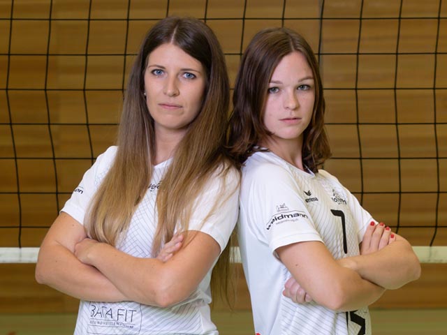 Stefanie Giger (links) und Aline Marti führen das Team mit Ruhe und Übersicht. Foto: Mimmo Muscio 