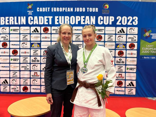 Berlin Cadet European Cup 2023 mit Jenny Gal, NLZ Academy Trainerin, und Eileen Probst vom JJJC Brugg. Foto: zVg