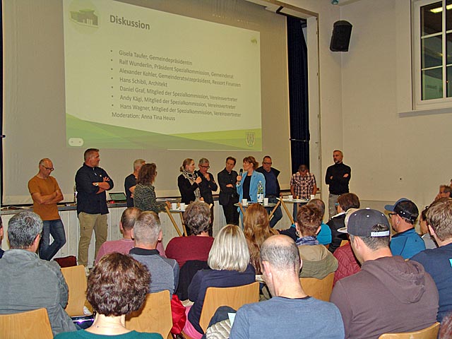 Grosses Interesse der Zeininger Bevölkerung am Neubau des MZG «Aennermatt». Foto: zVg