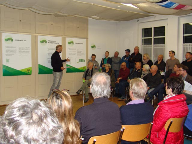 Grosses Interesse der Zeininger Bevölkerung am Neubau des MZG «Aennermatt». Foto: zVg