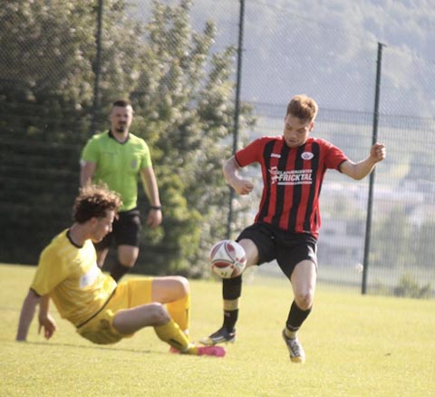 Die Nummer 10, Michi Weiss, im Einsatz. Foto: zVg