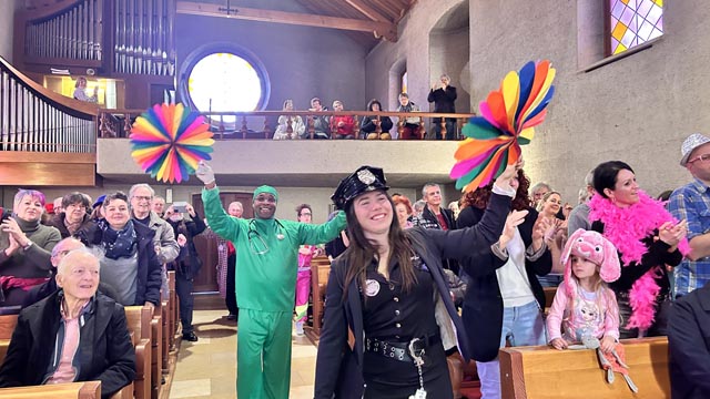 Närrischer Fasnachtsgottesdienst in Hellikon. Foto: zVg