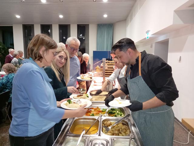 Geselliges Beisammensein an der GV. Foto: zVg