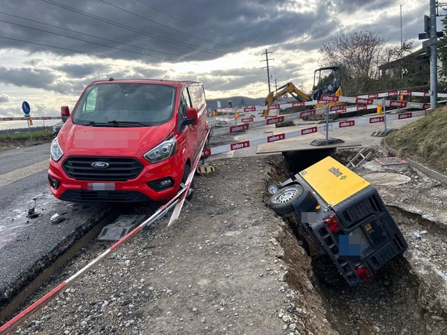 Müllingen: Mit Baukompressor kollidiert (Zeugenaufruf)