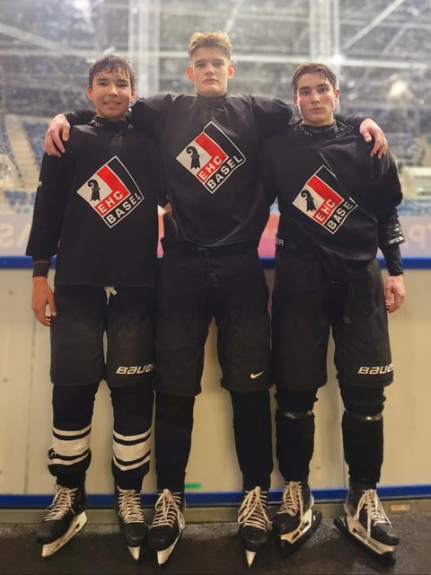 Die drei Fricktaler Eishockey-Talente (von links): Laurin Weiss, Noah Orlt, Sandro Ryser. Foto: zVg