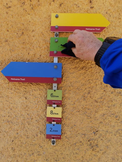 tartwegweiser mit den drei verschiedenen Strecken. Foto: zVg