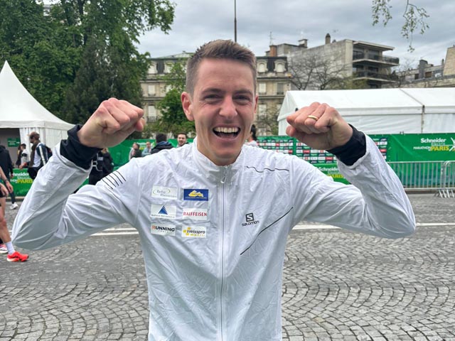 Matthias Kyburz nach dem Zieldurchlauf in Paris. Foto: zVg