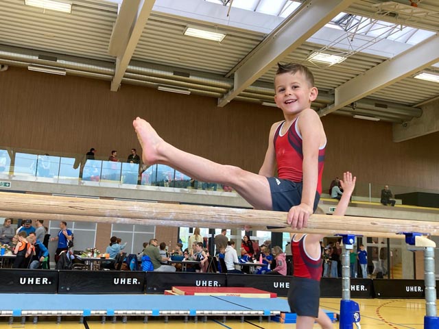 Sulzer Kunstturner bei Mittelländischen Meisterschaften