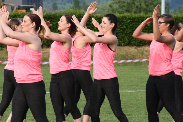 Auch Gymnastikvorführungen gibt es bei steinmalig. Im Bild die Gymnastikgruppe des TV Hellikon 2018. Foto: Peter Schütz