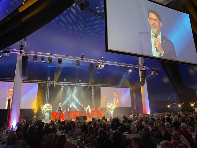 Viel Publikum im Zirkuszelt am Freitagabend in Frick. Foto: Sonja Fasler