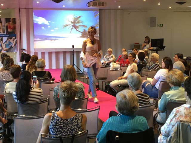 Baden: Modeschau zum Thema Brustkrebs im KSB