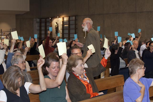 Abstimmung über Gründungsbeschluss.