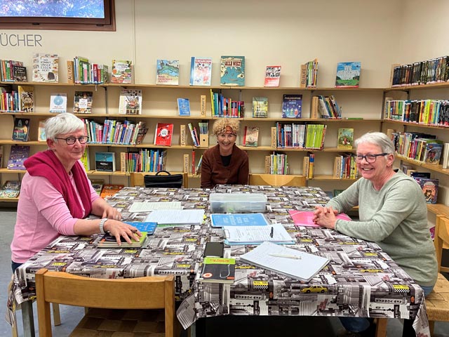Leiten den Lesezirkel: Helga Kunsemüller, Hannelore Haberthür und Trudi Hofer. Foto: zVg