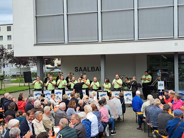 Stimmungsvolles Frühschoppen-Konzert in Stein