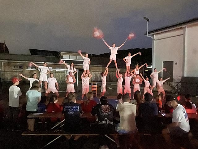 Der Turnverein Hellikon begeisterte mit beeindruckenden Pyramiden. Foto: Daniela Rohrer