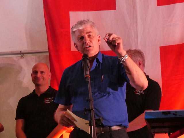 Vizepräsident Markus Zumbach begrüsst zum offiziellen Teil der Feier. Foto: Jörg Wägli Drittes Bild: Festredner Ueli Mäder. Foto: Jörg Wägli