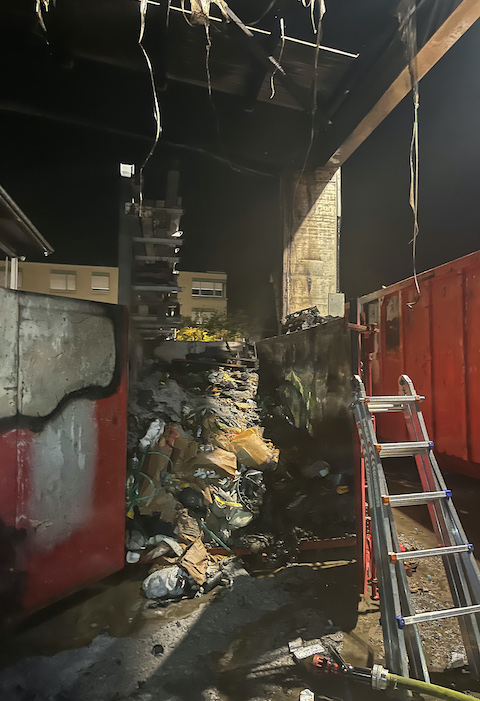Allschwil BL: Brandfall in einem Werkhof erfordert Feuerwehreinsatz