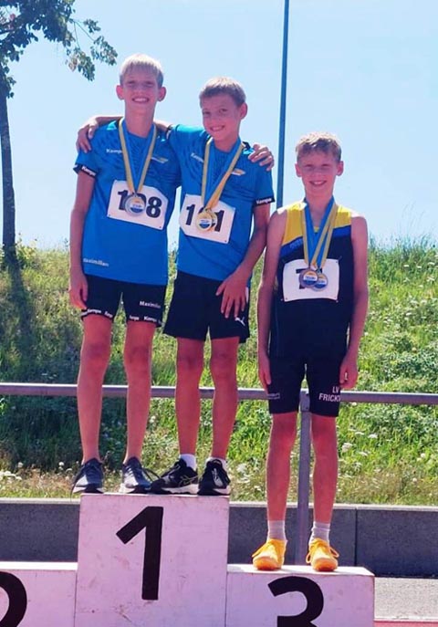 Co-Sieger im Hochsprung U12M Maximilian Schäfer und Collin Bittl, je 1.30m. Foto: zVg