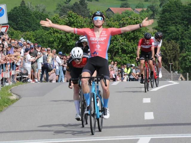 Sieg von Leandro Schleuniger beim Pfingstrennen Ehrendingen. Foto: zVg