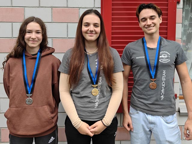 Im hochstehenden U21-Einzelwettkampf setzte sich Nina Staudacher (Mitte) vor Riwana Plattner und Ramon Hutter durch. Foto: AGSV