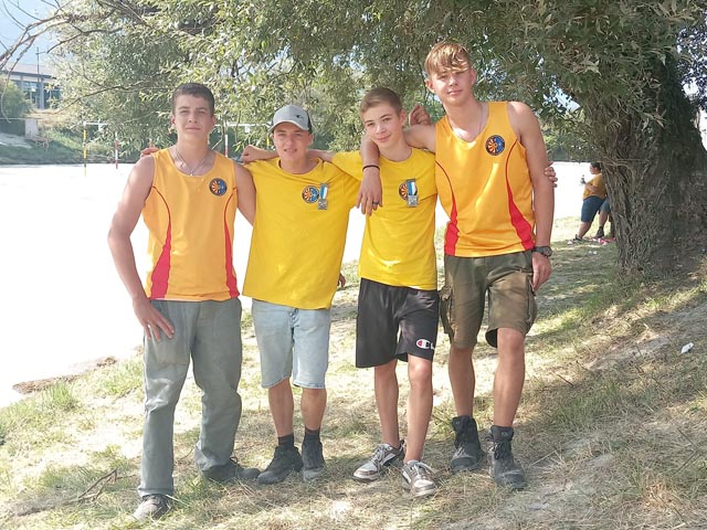 Die beiden Jungpontonier-Fahrerpaare der Laufenburger. Foto: zVg