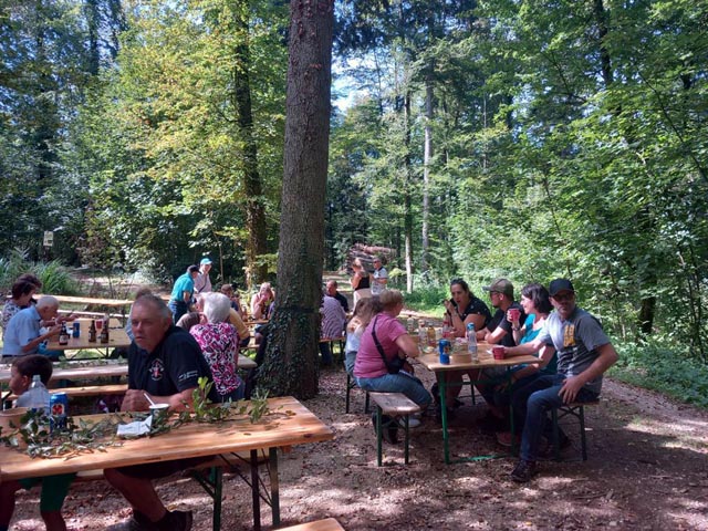 Hornussen: Stimmungsvolles Brückenfest