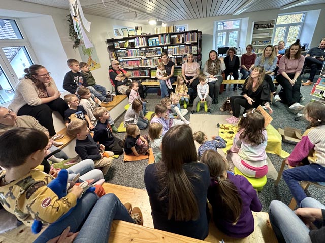 Das gesamtschweizerischen Projekt «Buchstart» mit dem Folgeprojekt «Geschichten 3 bis 6» dient der Frühsprachförderung und war äusserst gut besucht. Foto: zVg