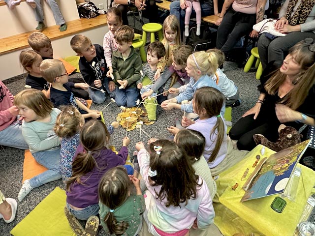 Das gesamtschweizerischen Projekt «Buchstart» mit dem Folgeprojekt «Geschichten 3 bis 6» dient der Frühsprachförderung und war äusserst gut besucht. Foto: zVg