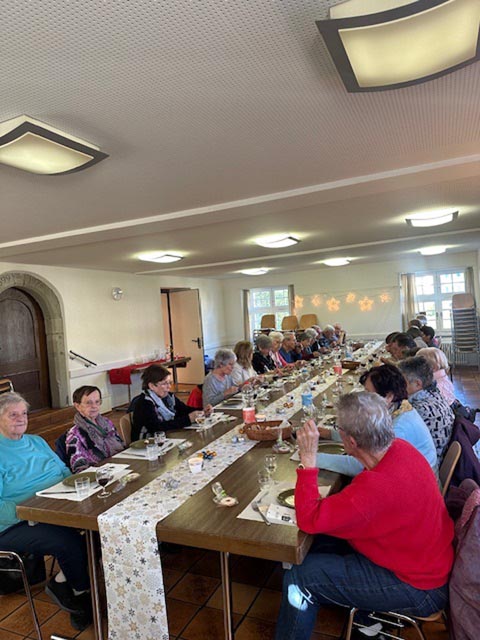 Eiken: Schöne Weihnachtsfeier des Seniorenkaffis