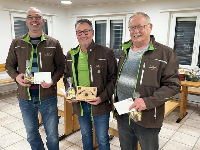 Gewinner der Vereinsmeisterschaft über 300 m: Toni Weiss, Hanspeter Schraner und Gerhard Ehresheim. Foto: zVg