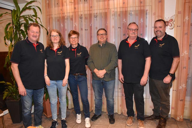Der Vorstand (von links): Franz Ruckli (neuer Präsident), Sabrina Michel (Aktuarin), Felicita Wenk (Kassierin), Manuel Polder (Gemeindevertreter DE), Geri Zumsteg (bisheriger Präsident) und Christian Schweizer (Leiter Geschäftsstelle). Foto: Jörg Wägli