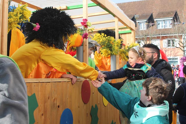 Die Besucher wurden wie immer reich beschenkt. Foto: Sonja Fasler