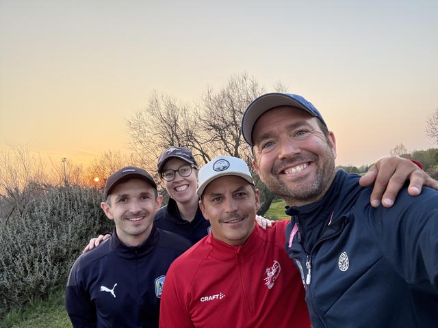 Gruppenbild (von links): Matej Vnad, Fabienne Bachmann, Patrick Huber (Lausanne Footgolf; Präsident Swiss Footgolf) und Malte Commandeur. Foto: zVg