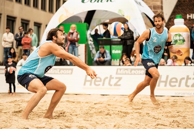 Leo Dillier bei der Annahme. Foto: Adi Knecht