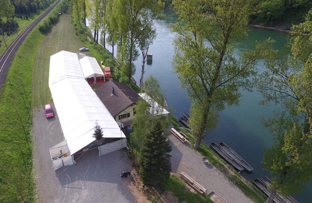 Die Fischessenarena steht wieder. Foto: zVg