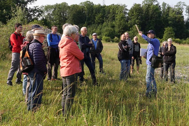 Markus Kasper bei seinen Ausführungen im Naturschutzgebiet Burstel. Foto: Urs Kägi