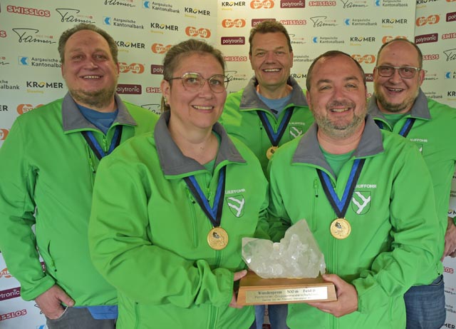 Aargauer Gruppenmeistertitel im Feld D erfolgreich verteidigt: Die SG Lauffohr mit (von links) Hans Schumacher, Nadja Meier, Michael Hossle, Peter Haussener und Walter Schumacher. Foto: wr