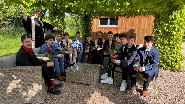  Konfirmation der Gruppe von Pfarrer Christian Vogt zum Thema «Glückskind». Foto: zVg