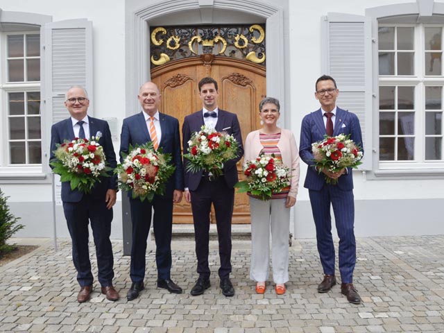 Von links: Andreas Dürr (FDP), Regierungsrat Anton Lauber (Mitte), Reto Tschudin (SVP). Sandra Strüby-Schaub (SP) und Regierungsrat Thomi Jourdan (EVP). Foto: zVg