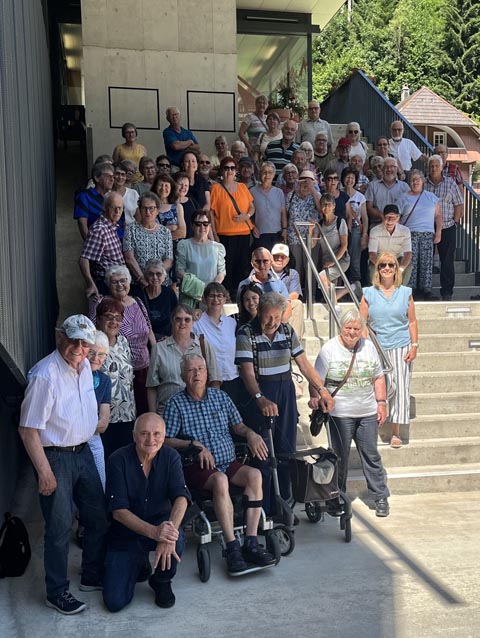 Ein unvergesslicher Tag – Der ökumenische 60-plus-Ausflug des Wegenstettertals zur Marbachegg und Kamblyfabrik