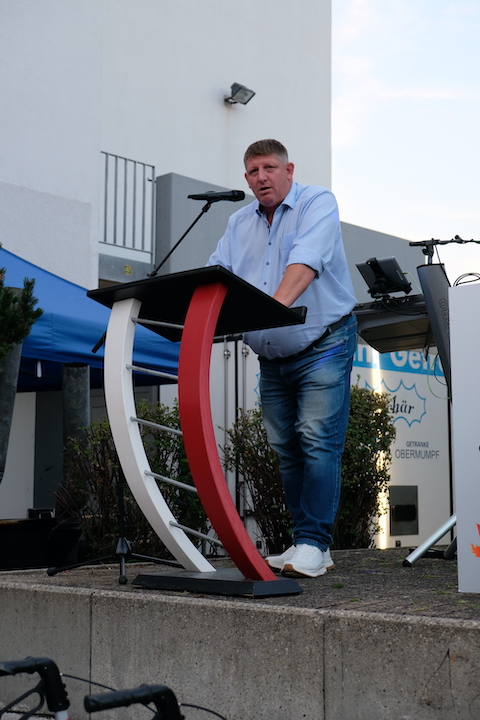 Gemeindeammann Beat Käser bei seiner Begrüssung der Gemeindebewohnerinnen- und Bewohner