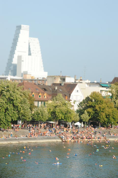 Das Rheinschwimmen in Basel hat sich zum Grossereignis entwickelt. Foto: zVg
