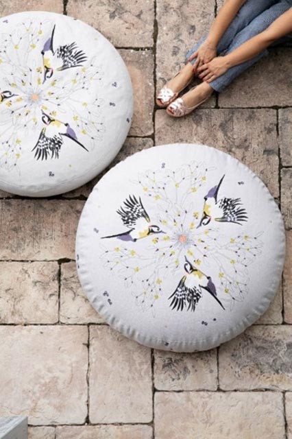 Zwei Kissen von Larissa Kramer. Foto: zVg