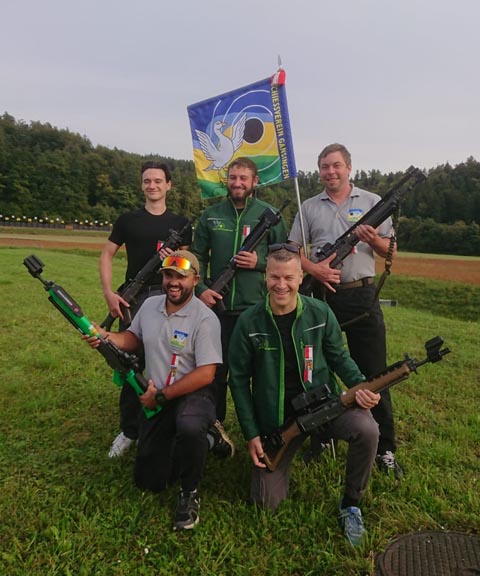 Die Gruppenschützen des Schiessvereins Gansingen am Schweizerischen Gruppenfinal in Winterthur: (h.v.l.) Ramon Hutter, Tobias Lüthi, Martin Weiss, (v.v.l.)Thiago Obrist, Mathias Senn. Foto: zVg